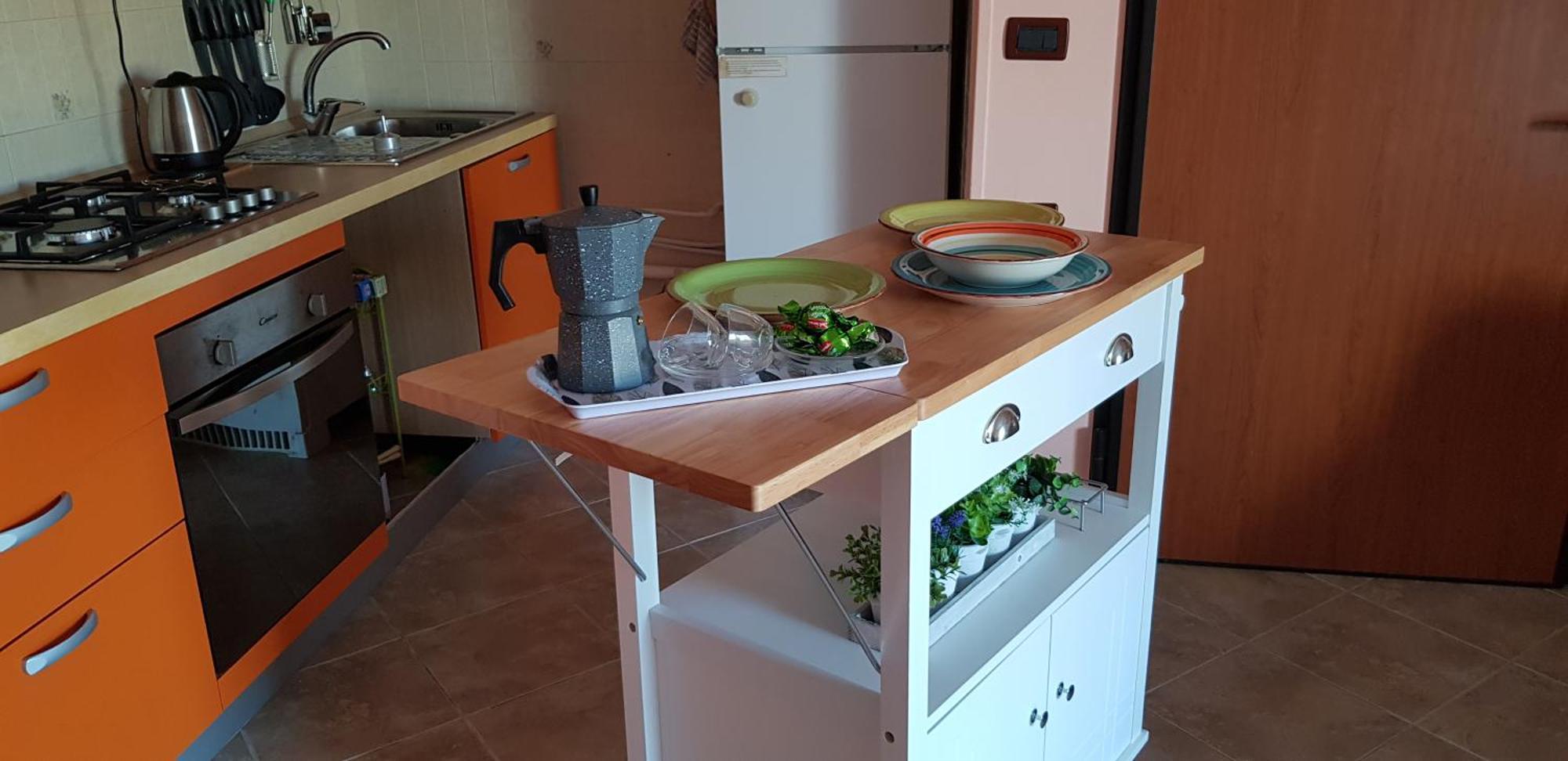 Apartment 2 Bedroomed - Sleeps 5 *